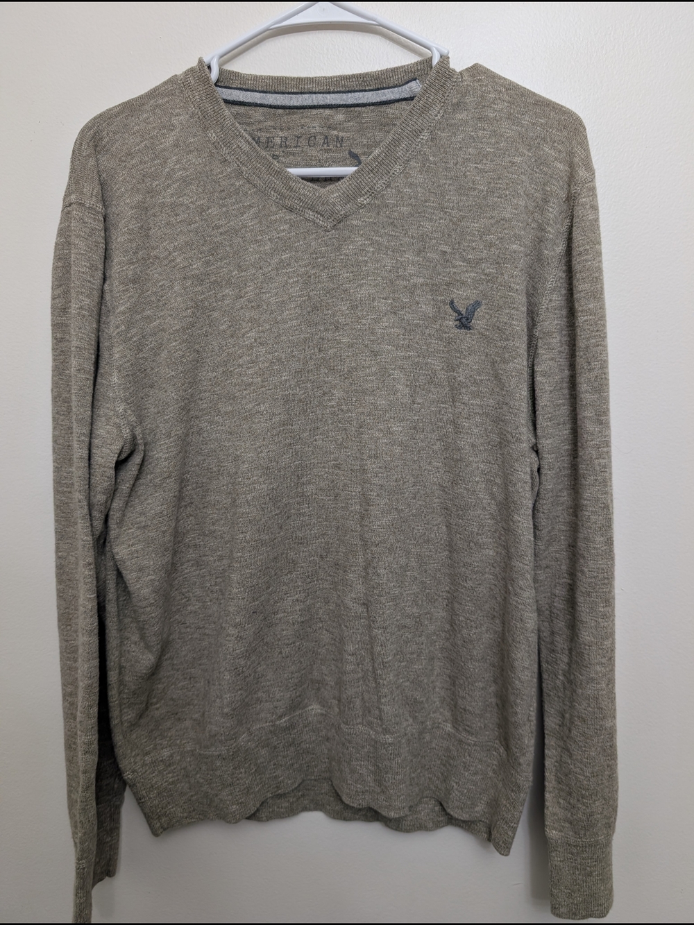American Eagle Outfitters Men’s V-Neck Sweater in Heather Khaki Large